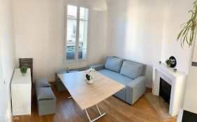 Bright Apartment Near The City Center